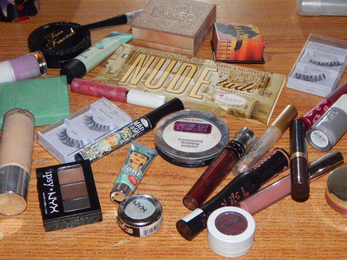 Makeup products (Clara Zapien/The Signal).