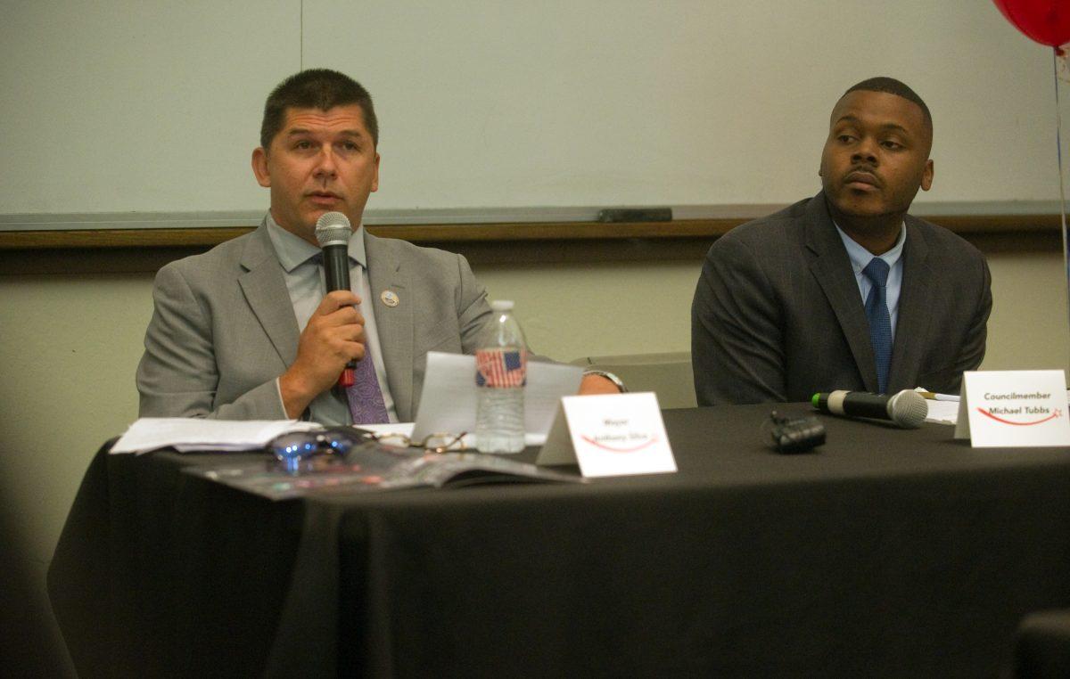 <p>Stockton Mayor Anthony Silva, left, and city councilman Michael Tubbs participate in a mayoral candidates forum at the South Forum on the campus of the San Joaquin Delta College in Stockton . CLIFFORD OTO/THE RECORD Transmission Reference: REC1610142055395052</p>