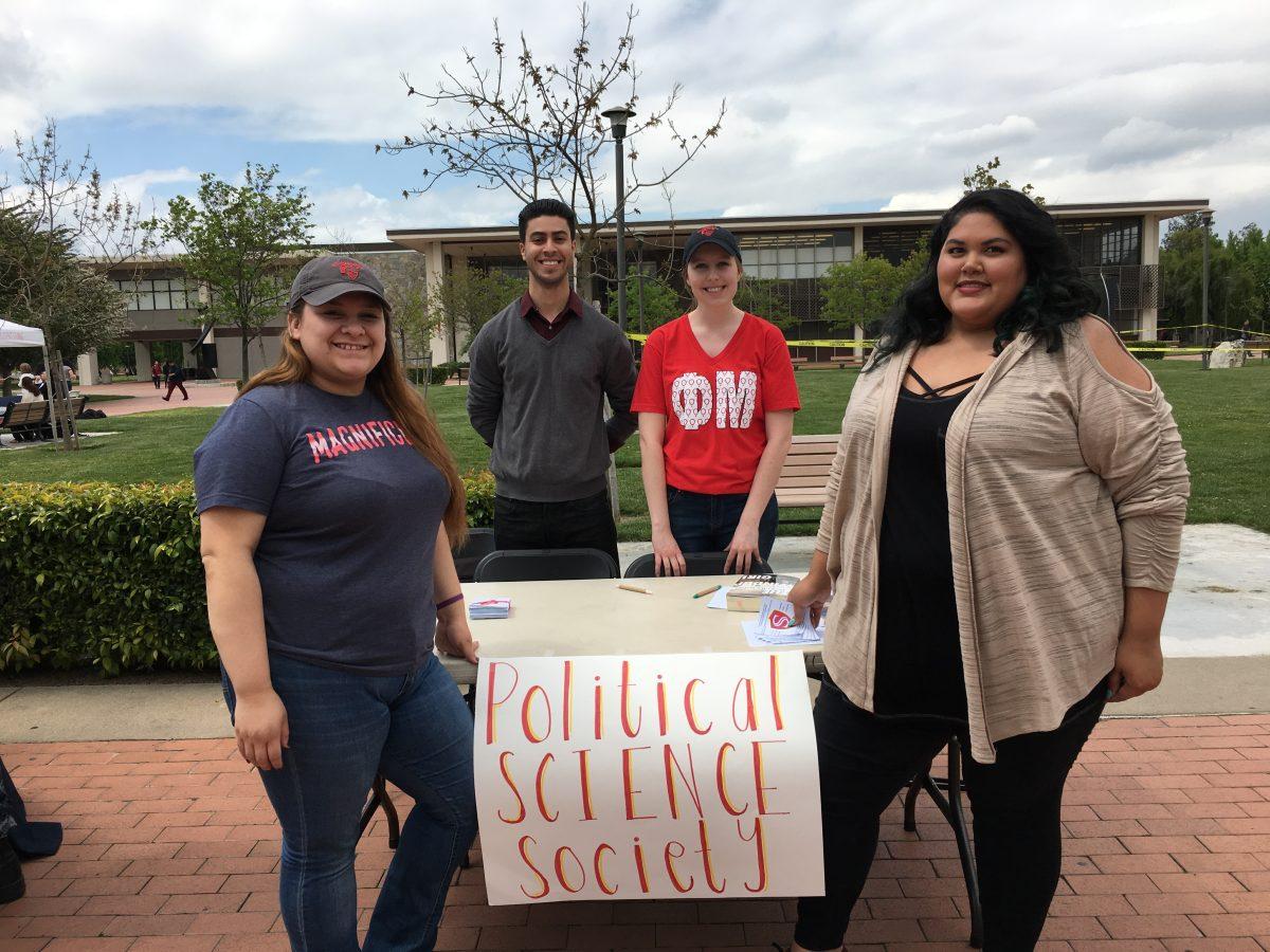 PSS members Paola Aguilera, Alfredo R Vigil-Moran, Mackenzie Prior and Cat Mora sharing information about their new club to passerby's. (Signal Photo/Francely Santos)