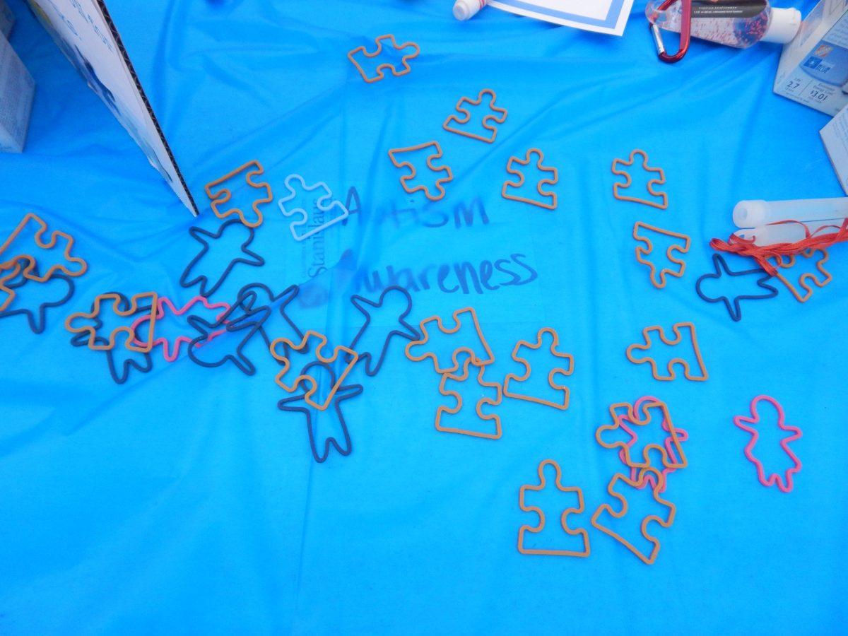 Puzzle pieces that are a symbol used for autism awareness. (Signal Photo/Jes&#250;s Valdez).