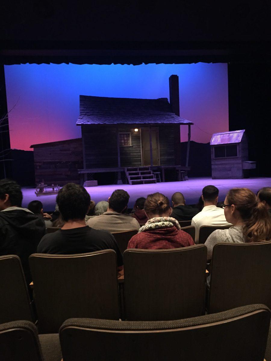 Audience awaits for the start of Roosters. (Signal Photo/Marisol Ochoa)