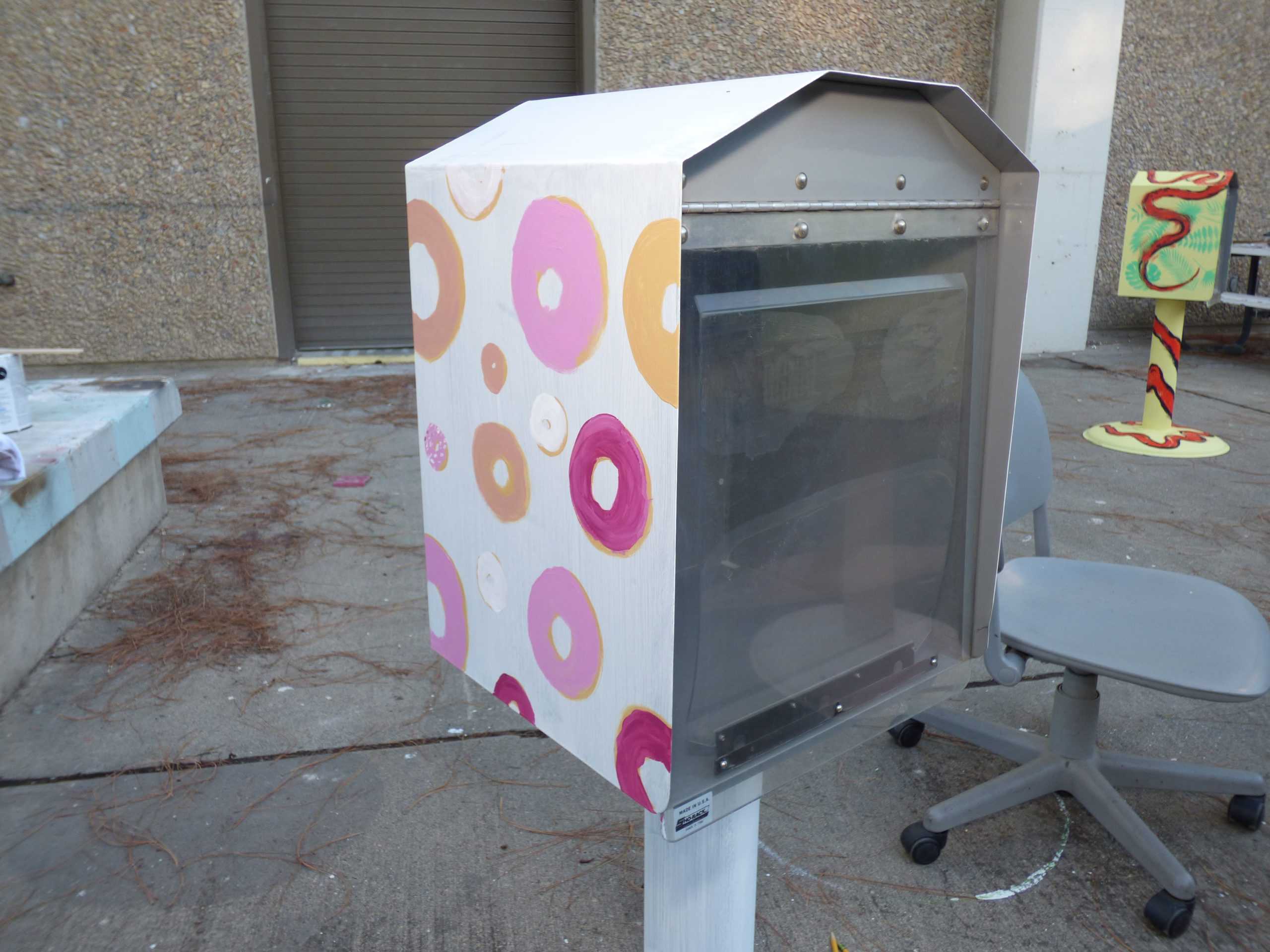 Art students redesign Signal kiosks