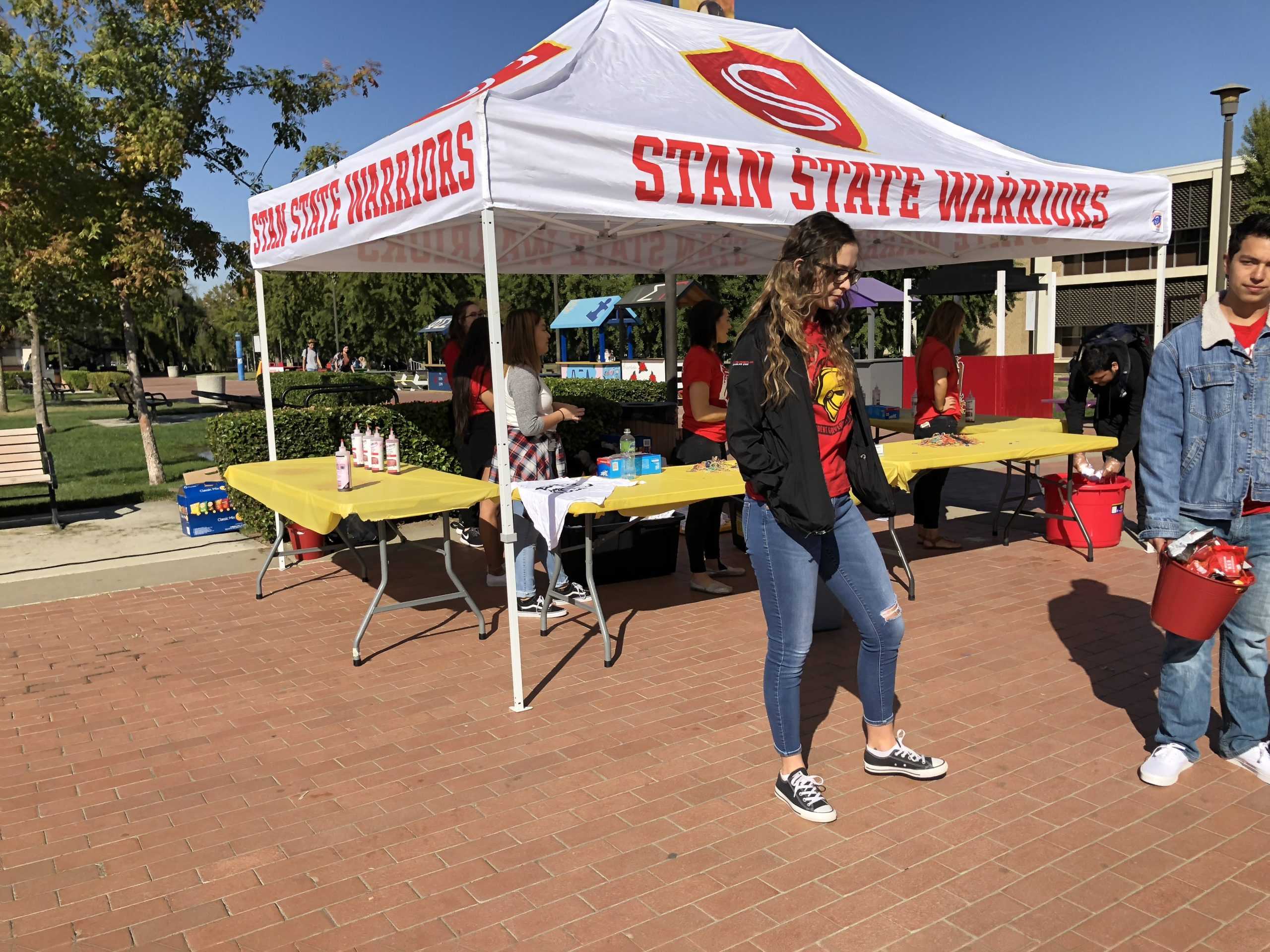 Stan State Students Tie-dye for Warrior Pride