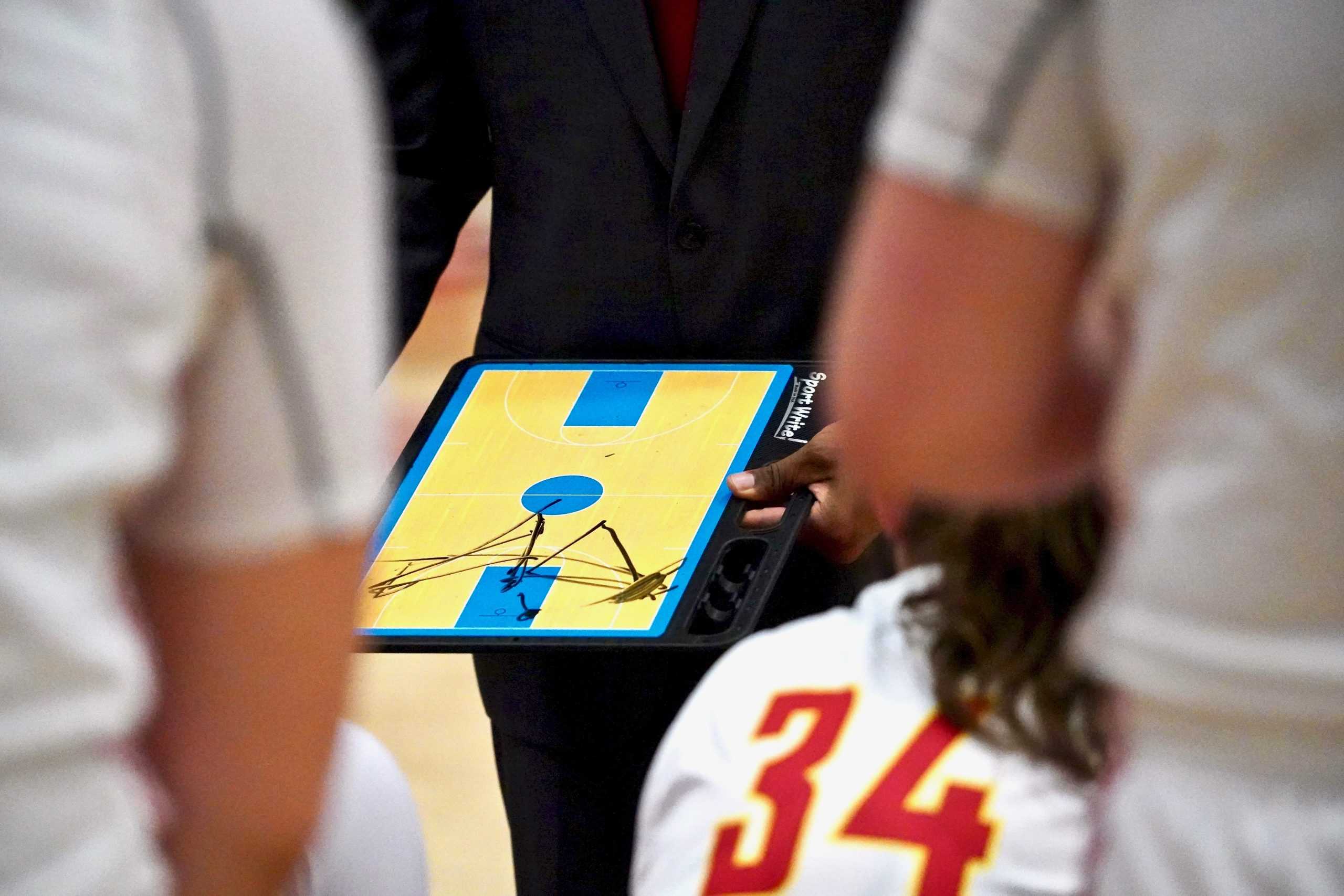 Women's Basketball Team Loses to the Notre Dame de Namur Argonauts in Overtime