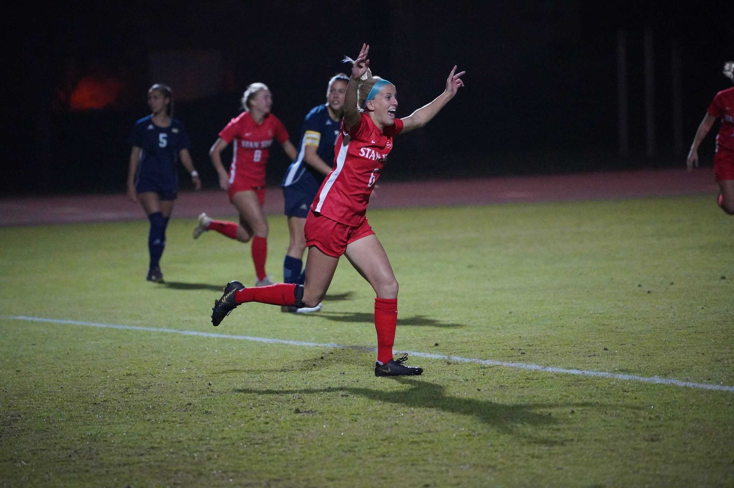 Forward Sadie Ortiz Scores Hat-Trick Against Cal State Monterrey Bay Otters