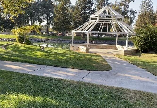 Sequoia Lake Gazebo at Stan State. (Signal Photo/ Andres Guzman)