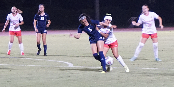 Women's Soccer Kicks Off Conference Play With Hot Start