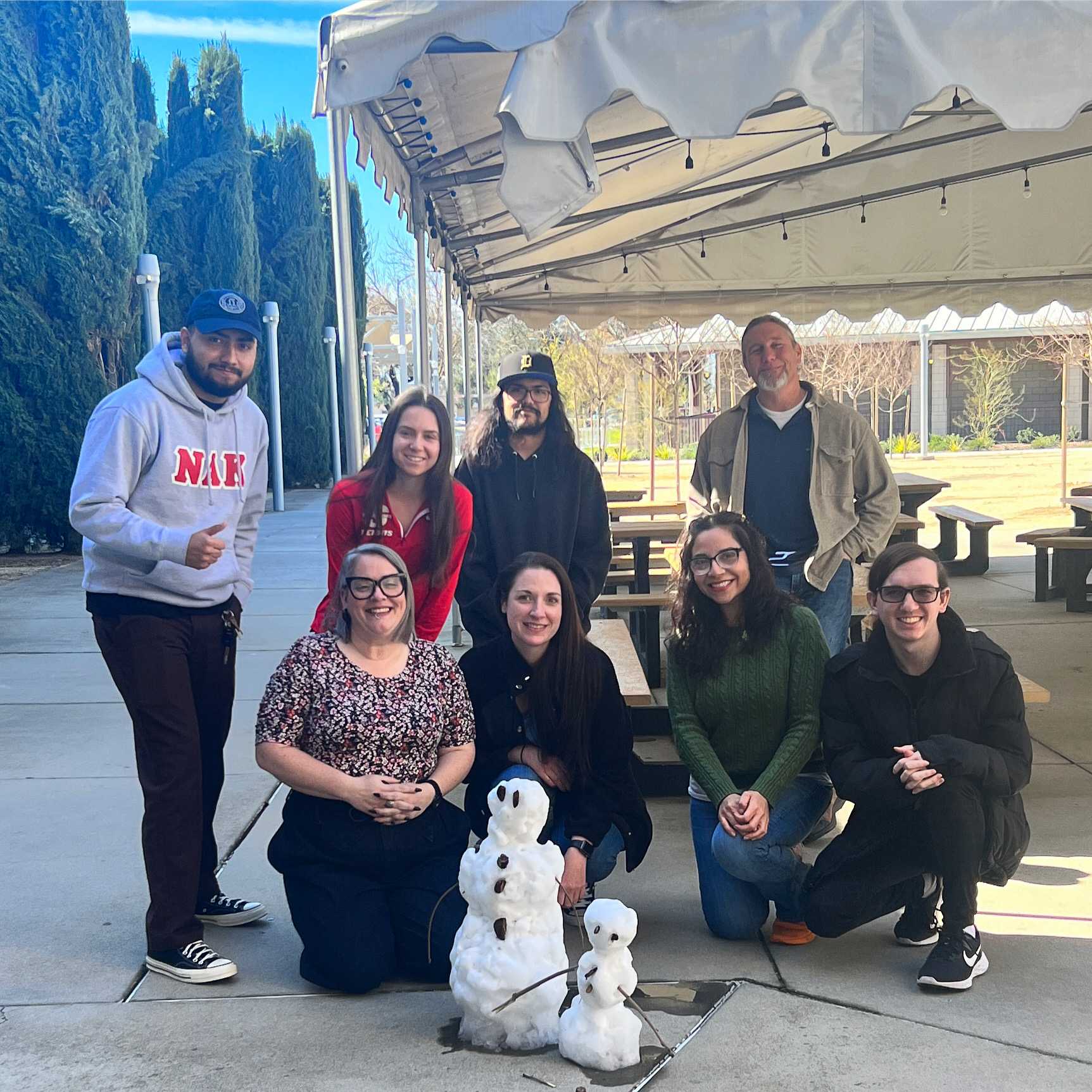 Snowmen Draw Crowds on Campus