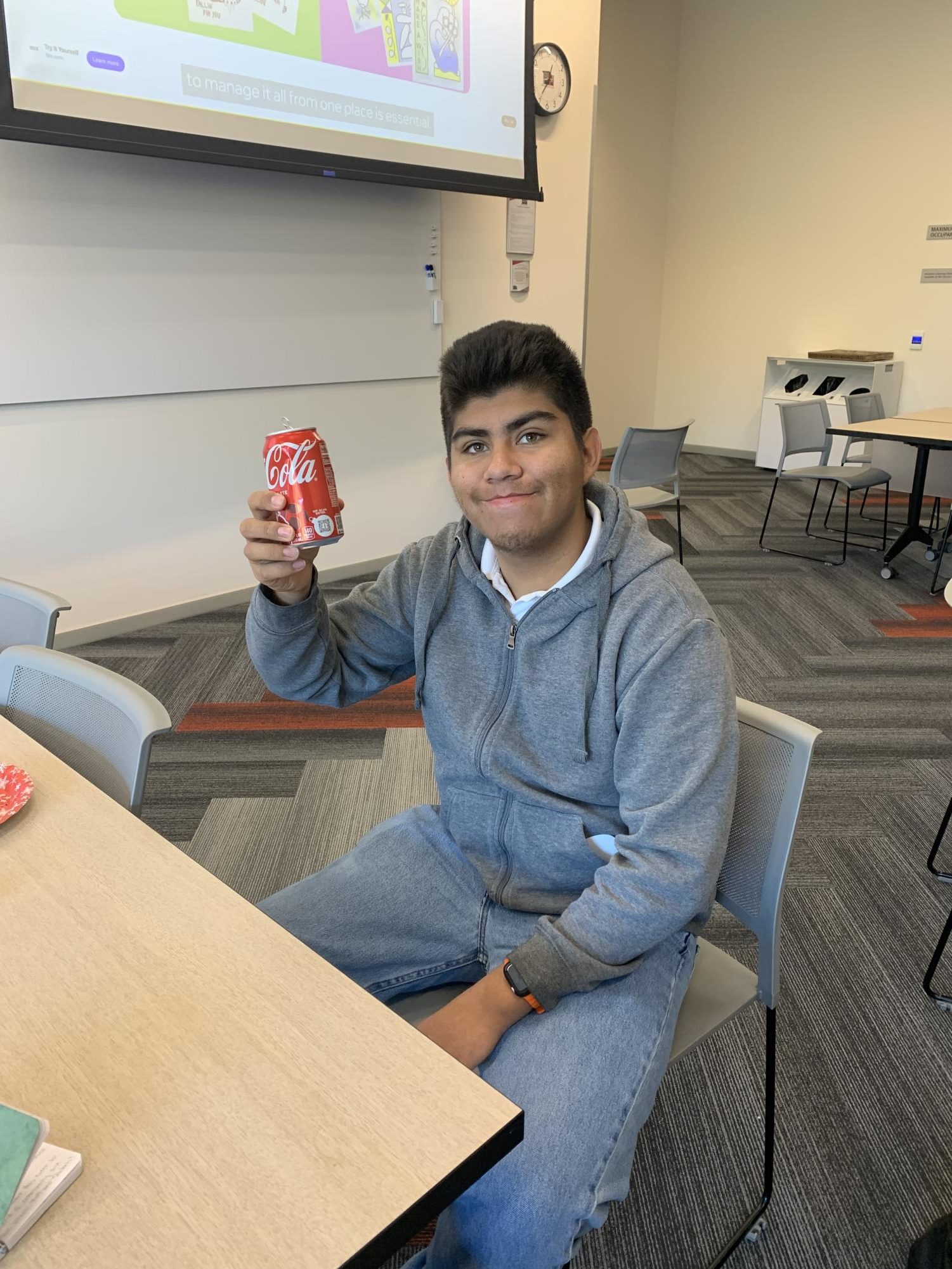 Hispanic Students Celebrate the Holidays and Relax Before Finals with the Spanish Interlatinx Club’s Festive Party de Navidad