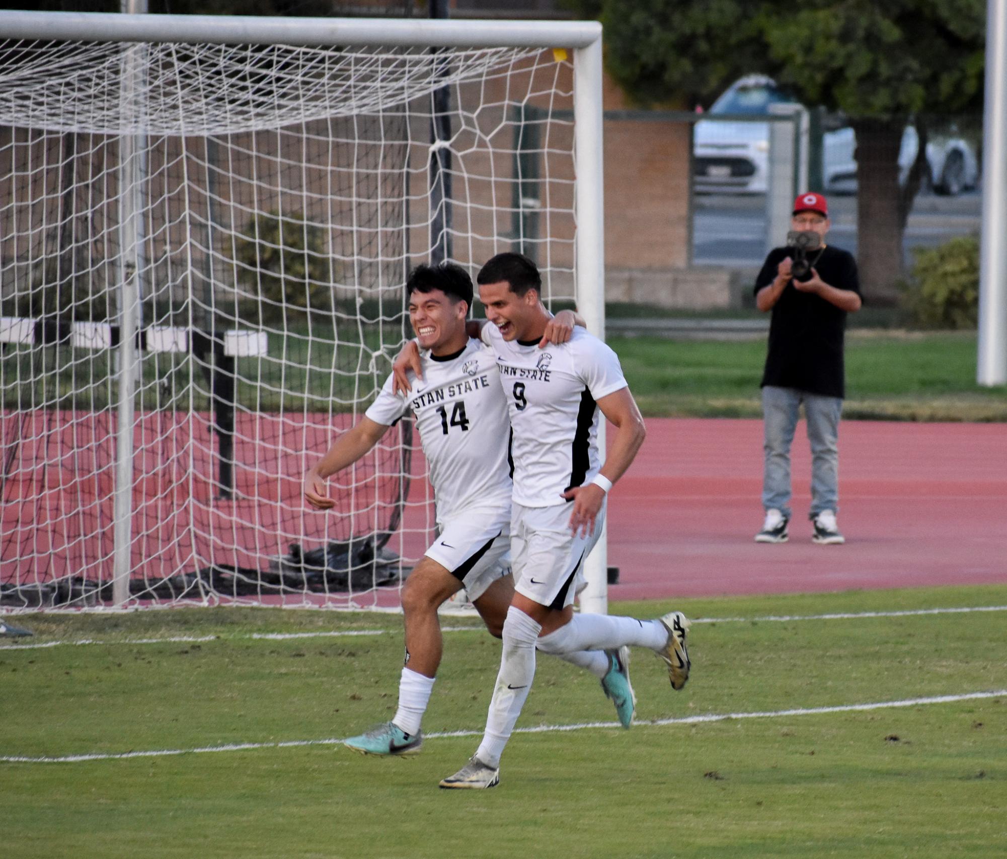 Warriors kick their way to victory