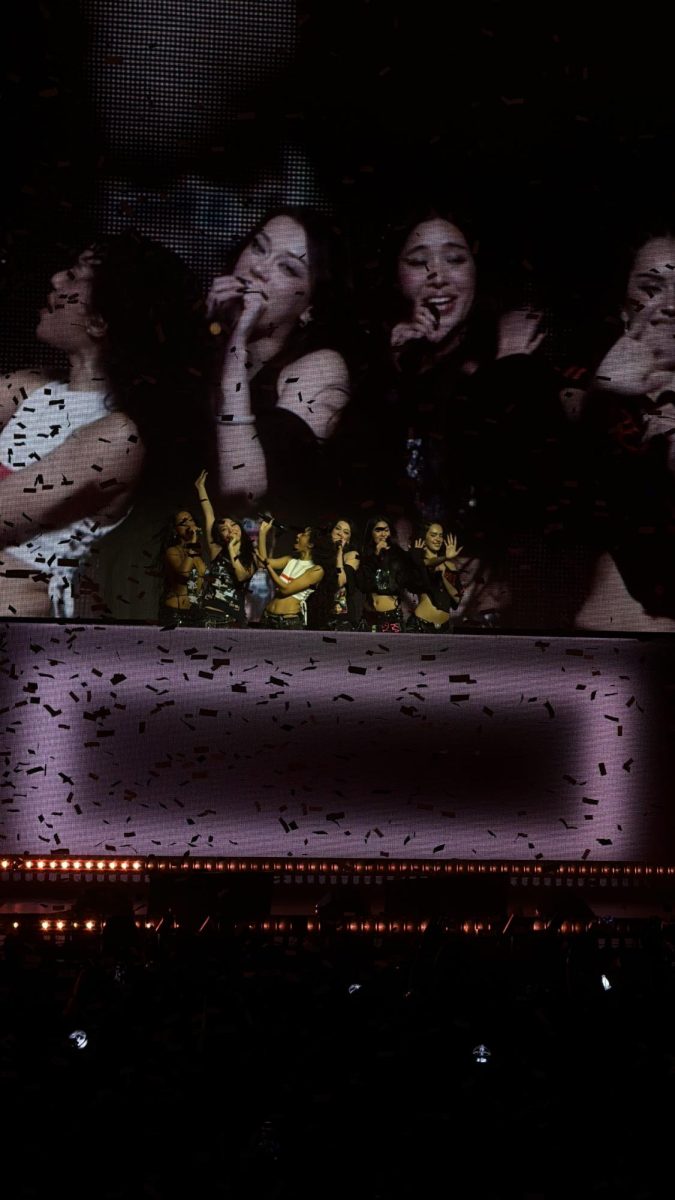 Katseye saying goodbye to EYEKONS as they leave the stage
