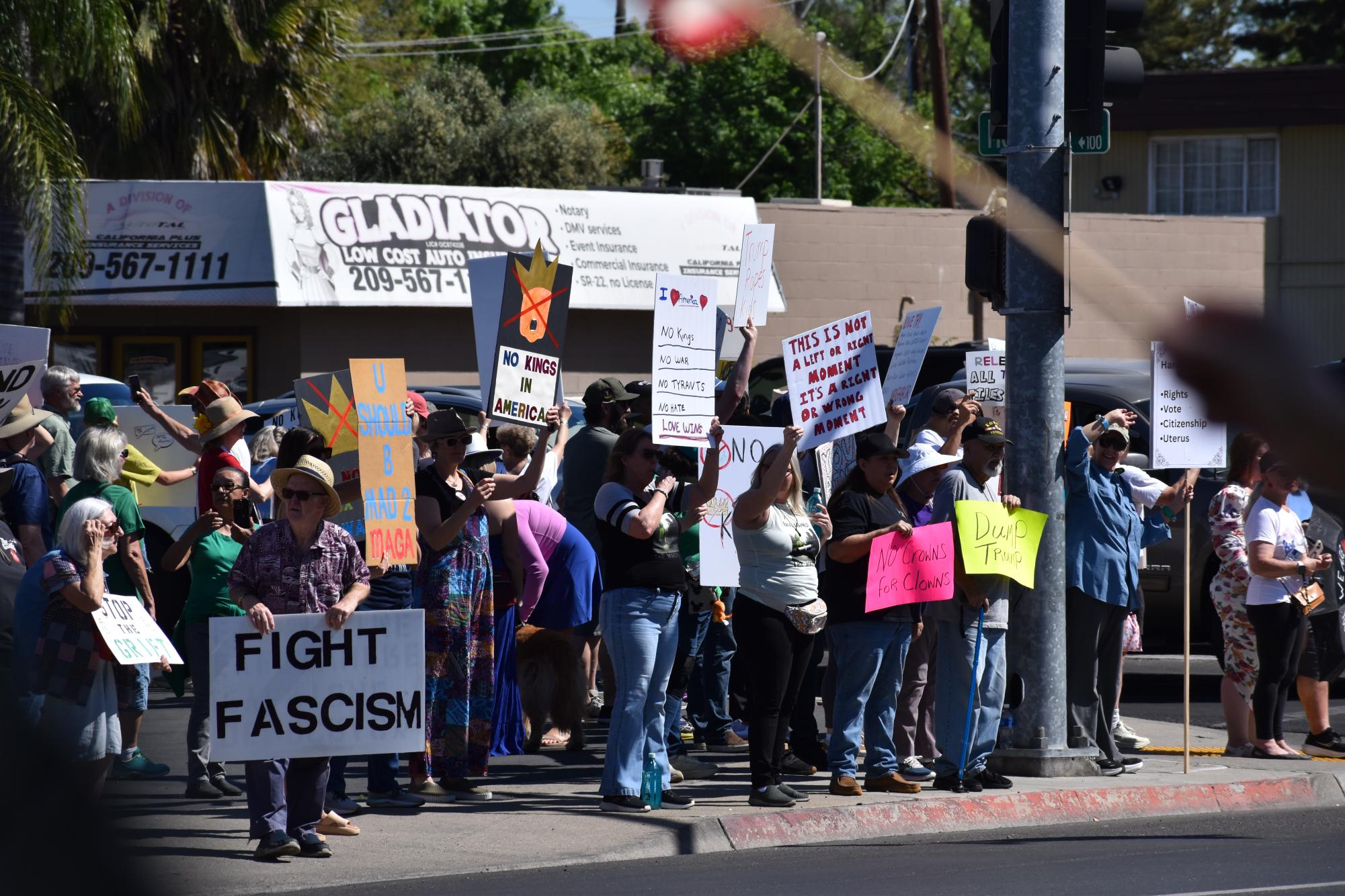 Modesto participates in nationwide "No Kings" protest