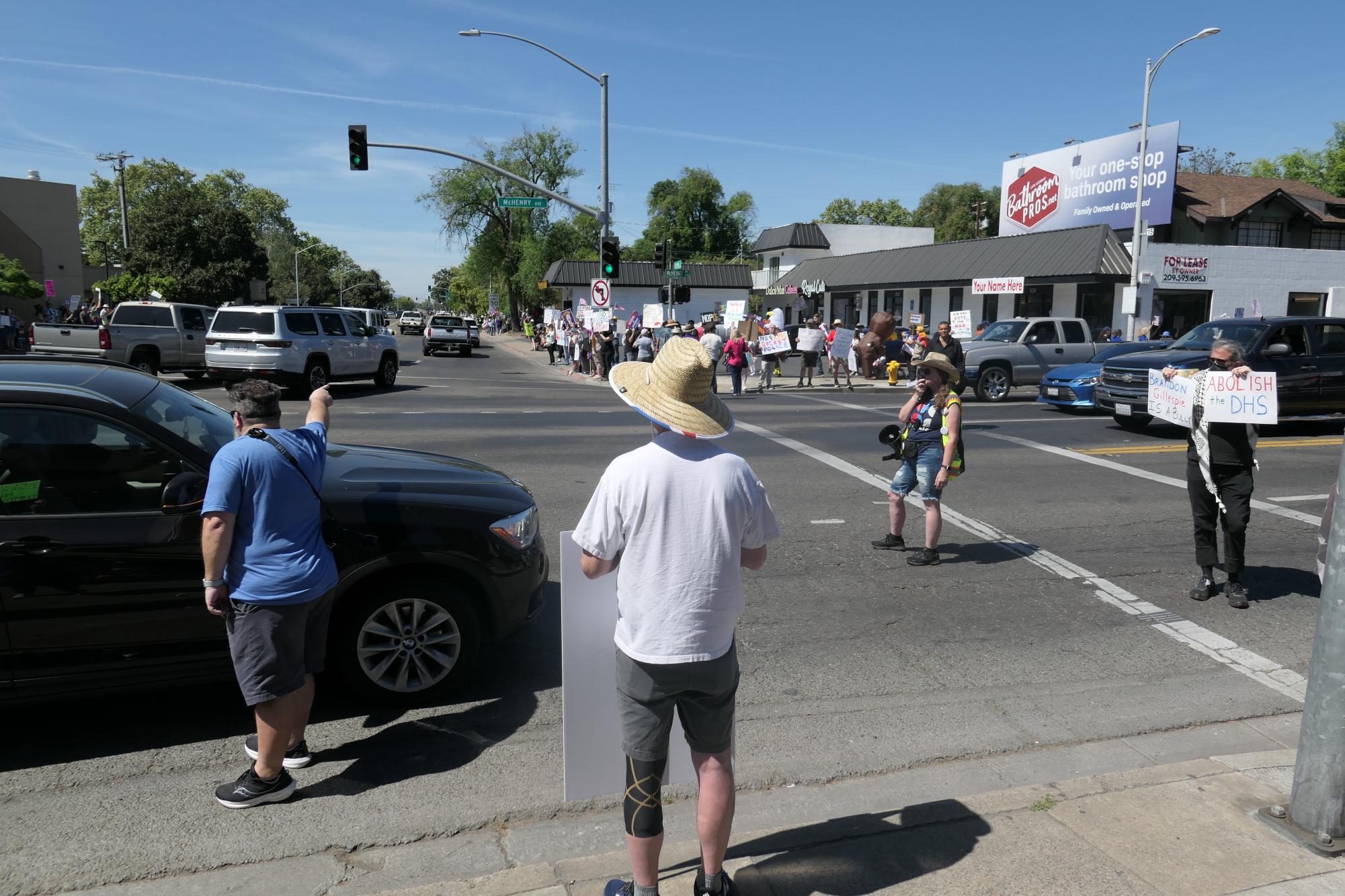 Modesto participates in nationwide "No Kings" protest